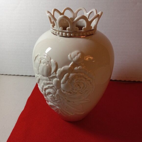 Lenox Peonies In Bloom Vase Cottagecore, Kitsch, Grandmacore - Picture 1 of 6